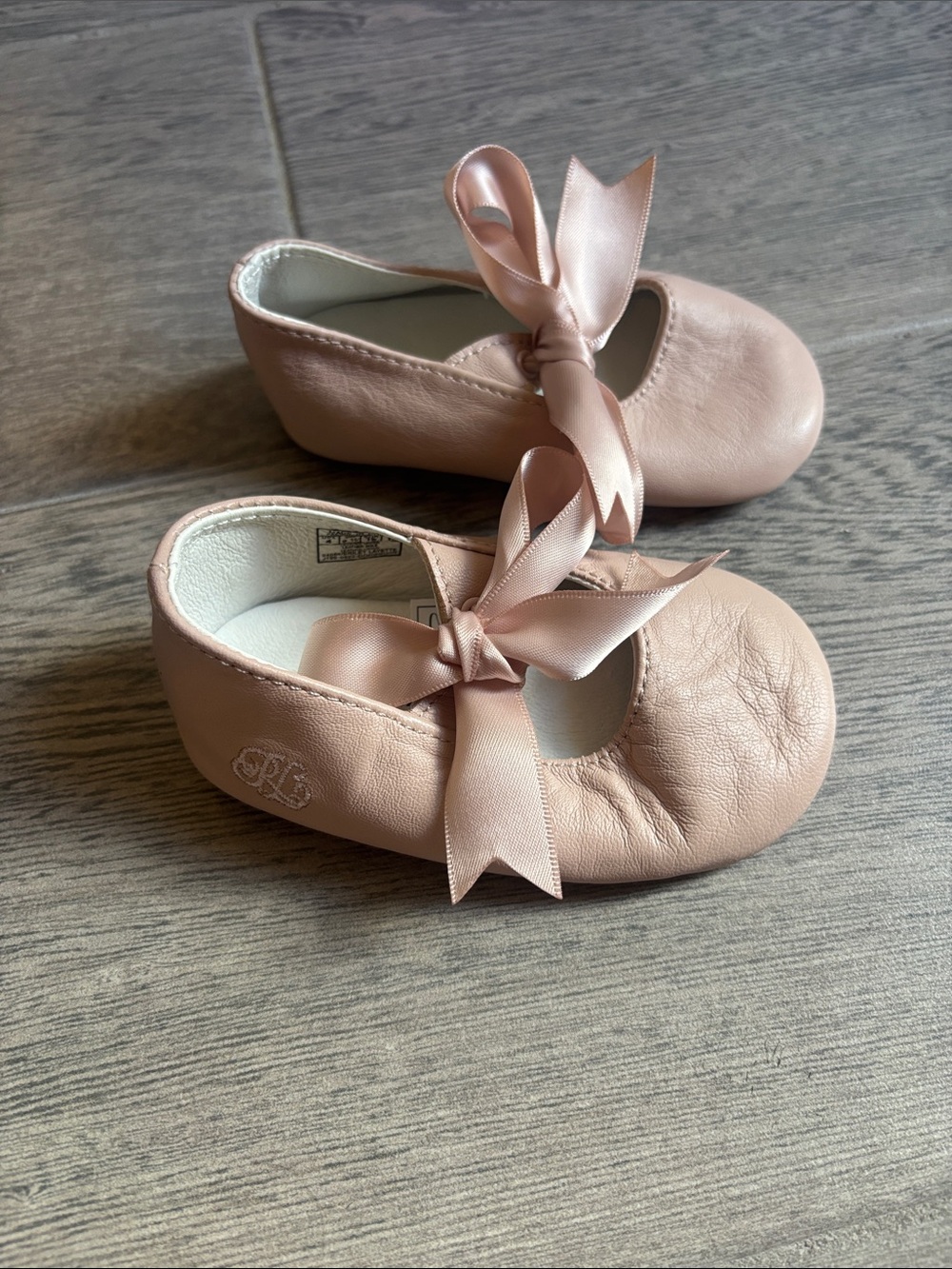 Ralph Lauren leather ballet flats with Satin Ribbon never worn